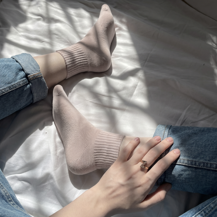 استایل جوراب نیم ساق کرم ساده